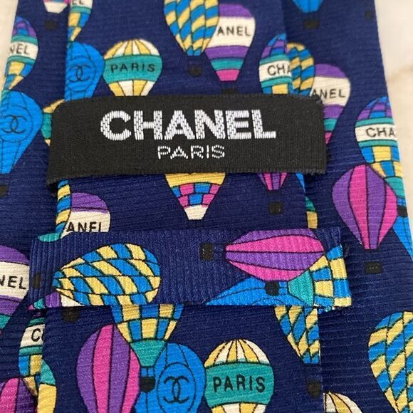 Authentic CHANEL 100% Silk Tie Multi-Colour Monogram Hot Air Balloons Rare - Picture 5 of 8
